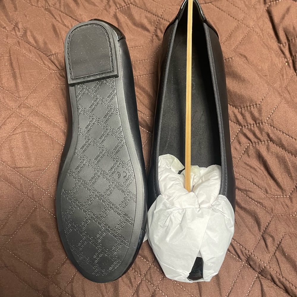 Vionic patent leather black ballerina flat